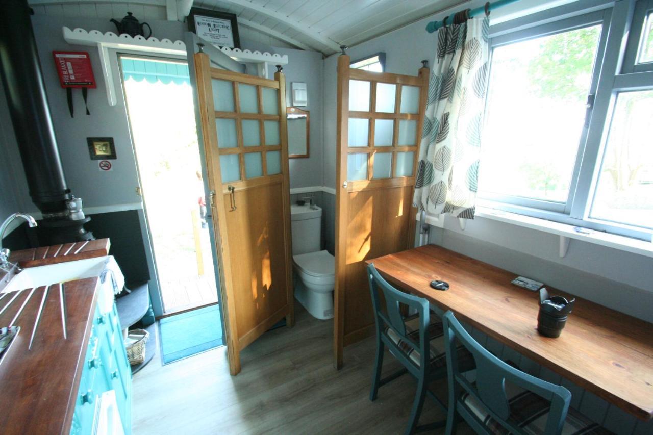 Appartamento Bronllys Farm Coastal Self-Catering Llanelli Esterno foto